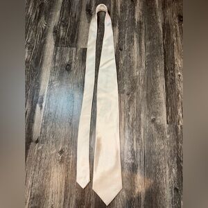 Brioni Ivory / Cream 100% Silk Neck Tie – Made in Italy – Luxury Designer